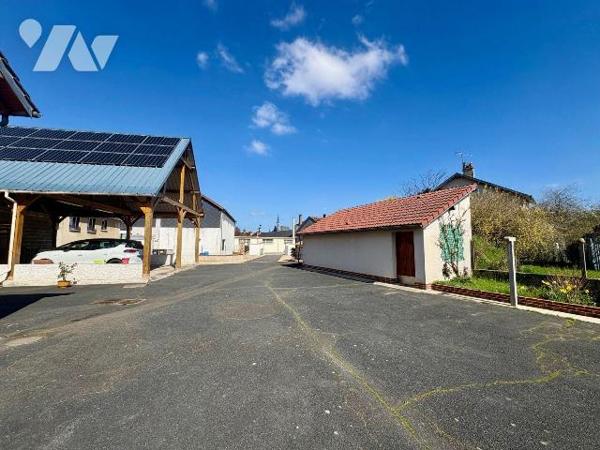 Rare opportunité au c?ur de Salbris

Située en plein centre-ville de Salbris, cette maison d'...