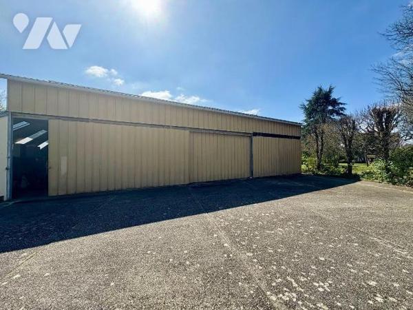 Rare opportunité au c?ur de Salbris

Située en plein centre-ville de Salbris, cette maison d'...