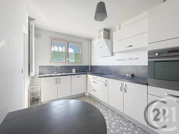 Appartement F3 à vendre  3 pièces - 71,60 m 2   TROYES  - 10