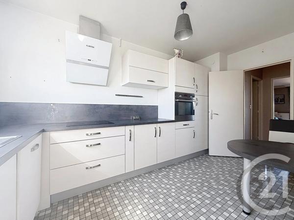 Appartement F3 à vendre  3 pièces - 71,60 m 2   TROYES  - 10