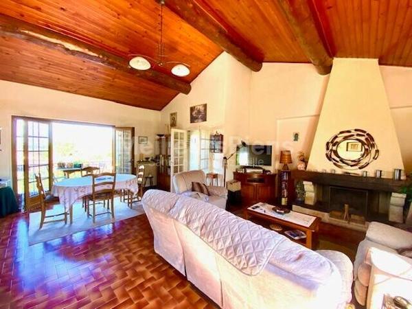 Auch - Vue dégagée pour ce spacieux T4 de 100m2 avec terrasse et garage