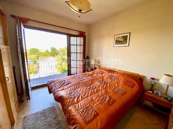 Auch - Vue dégagée pour ce spacieux T4 de 100m2 avec terrasse et garage