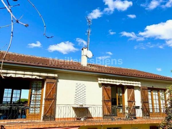 Auch - Vue dégagée pour ce spacieux T4 de 100m2 avec terrasse et garage
