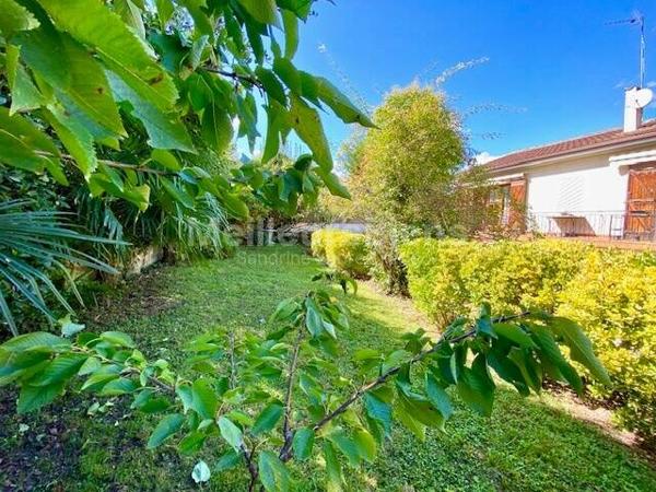 Auch - Vue dégagée pour ce spacieux T4 de 100m2 avec terrasse et garage