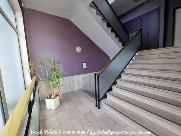 APPARTEMENT T3 , hyper centre, garage, cave