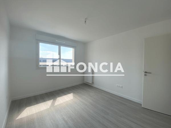 Location Appartement 3 pièces 68.53 m² - 51 RUE GEORGES CHARPAK Bezannes 51430