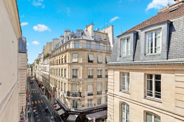 Appartement d'exception à l'angle de la rue du Bac et de la rue de Verneuil