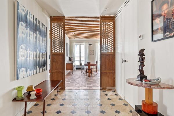 Appartement d'exception à l'angle de la rue du Bac et de la rue de Verneuil