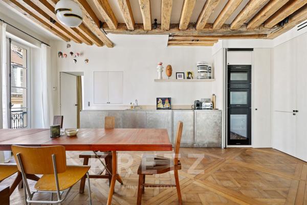 Appartement d'exception à l'angle de la rue du Bac et de la rue de Verneuil