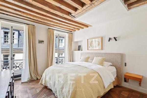 Appartement d'exception à l'angle de la rue du Bac et de la rue de Verneuil