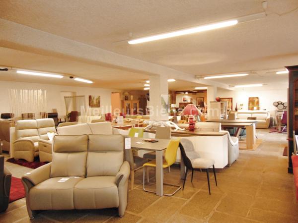 LOCAL COMMERCIAL A FORT POTENTIEL DE 780M2 DIVISIBLE!