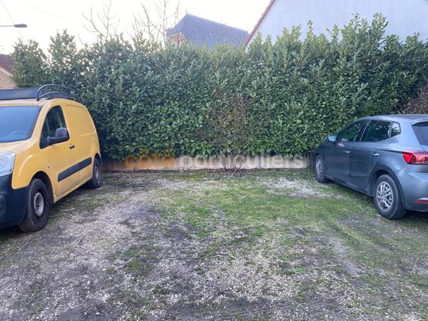 Location Parking / box6 m² - MONTLHERY (91310)