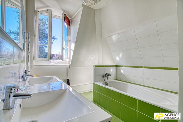 Versailles Les Prés Maison exceptionnelle de 320 m² au sol sur une parcelle de 550 m² €2 990 000 ** - Référence 27183