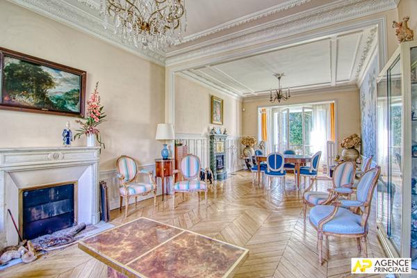 Versailles Les Prés Maison exceptionnelle de 320 m² au sol sur une parcelle de 550 m² €2 990 000 ** - Référence 27183