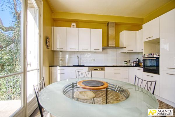 Versailles Les Prés Maison exceptionnelle de 320 m² au sol sur une parcelle de 550 m² €2 990 000 ** - Référence 27183