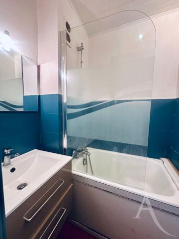 Appartement 3 pièces 46 m2 Premier achat ou investissement locatif au 10 avenue de la République à Seyssinet