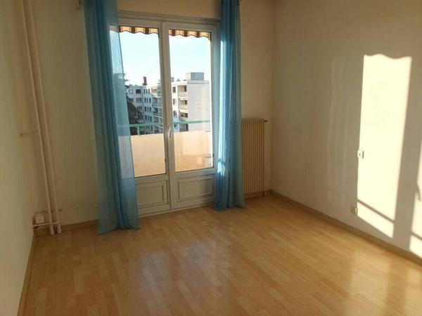 Appartement 4 pièces                                        - 69100 Villeurbanne Réf : 5584