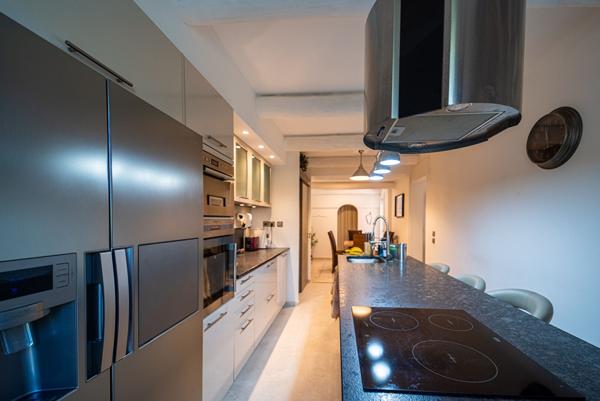 Luynes centre à pied ? Maison de charme avec piscine