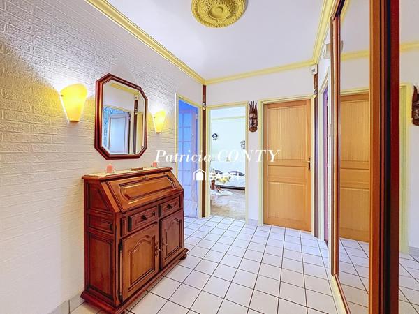 Appartement de 4 pièces entre métro et village