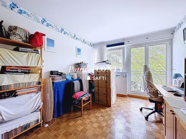 Appartement de 4 pièces entre métro et village