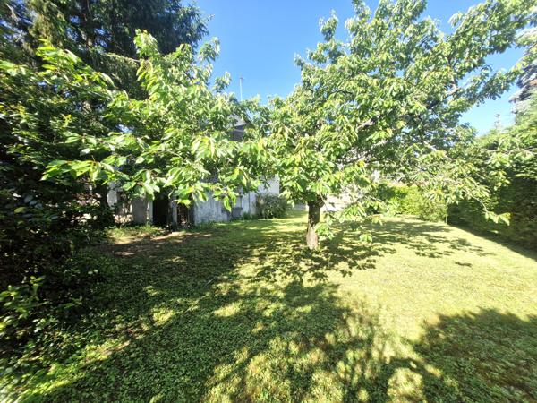 BRON proche centre, Maison T6 sur 560 m² de terrain