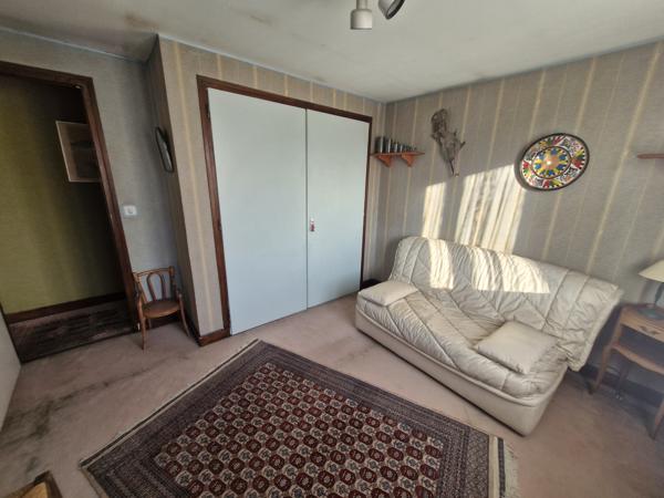 BRON proche centre, Maison T6 sur 560 m² de terrain