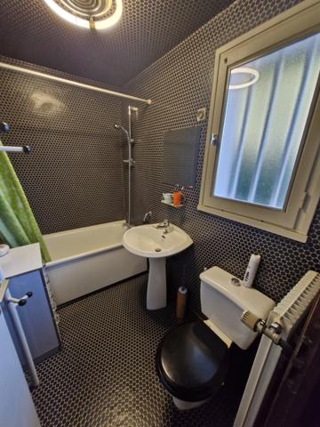 BRON proche centre, Maison T6 sur 560 m² de terrain