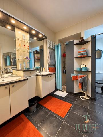 Maison familliale de 202 m2 sur 2226 m2 de terrain à Deux pas du centre-ville