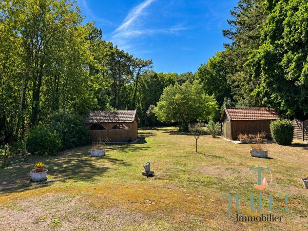 Maison familliale de 202 m2 sur 2226 m2 de terrain à Deux pas du centre-ville
