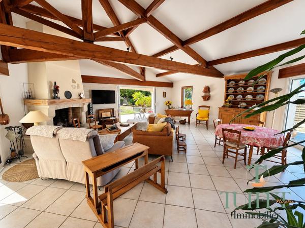 Maison familliale de 202 m2 sur 2226 m2 de terrain à Deux pas du centre-ville