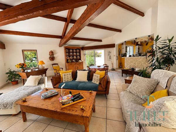 Maison familliale de 202 m2 sur 2226 m2 de terrain à Deux pas du centre-ville