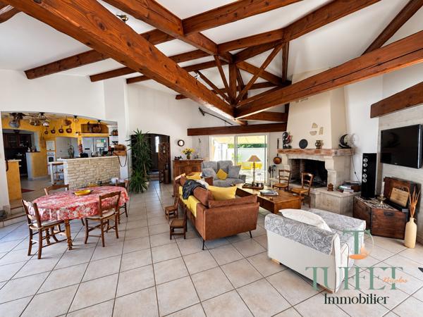 Maison familliale de 202 m2 sur 2226 m2 de terrain à Deux pas du centre-ville