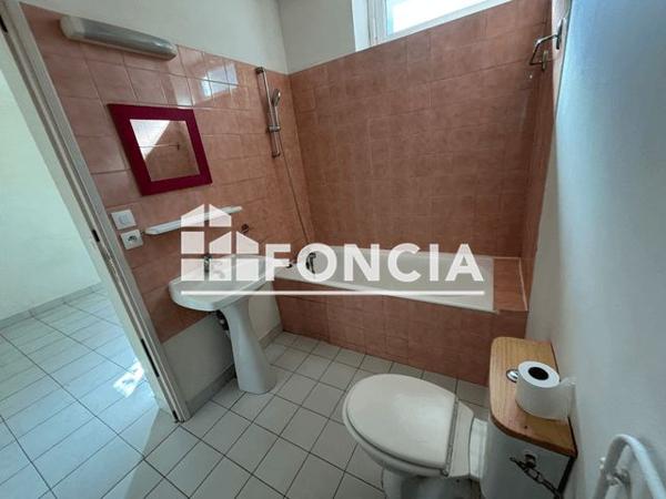 Location Studio 23.6 m² - 37 RUE DES BRANDONS Guilherand-granges 07500