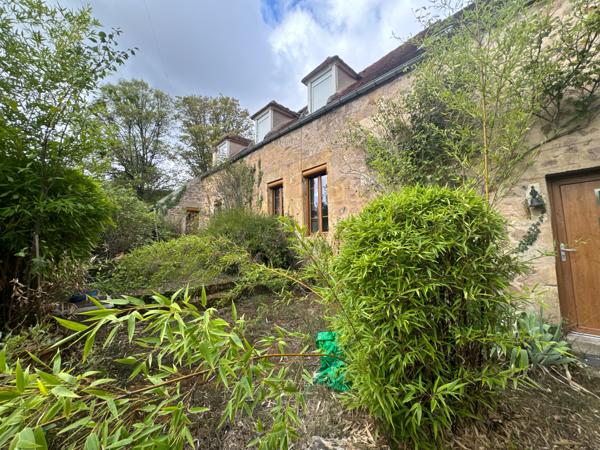 EXCLUSIVITE - AVALLON , VALLEE DU COUSIN . Propriété avec terrain de 3 ha 53 environ au prix de 267 500 €
