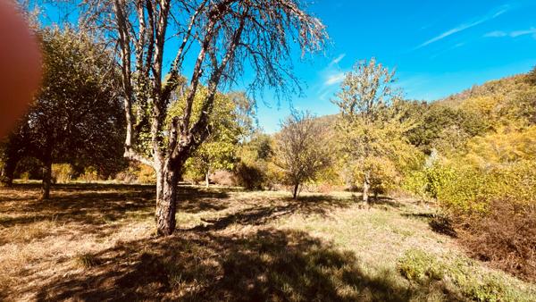 EXCLUSIVITE - AVALLON , VALLEE DU COUSIN . Propriété avec terrain de 3 ha 53 environ au prix de 267 500 €