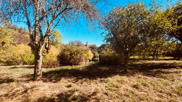 EXCLUSIVITE - AVALLON , VALLEE DU COUSIN . Propriété avec terrain de 3 ha 53 environ au prix de 267 500 €