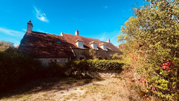 EXCLUSIVITE - AVALLON , VALLEE DU COUSIN . Propriété avec terrain de 3 ha 53 environ au prix de 267 500 €