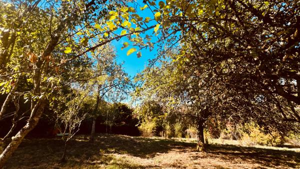 EXCLUSIVITE - AVALLON , VALLEE DU COUSIN . Propriété avec terrain de 3 ha 53 environ au prix de 267 500 €