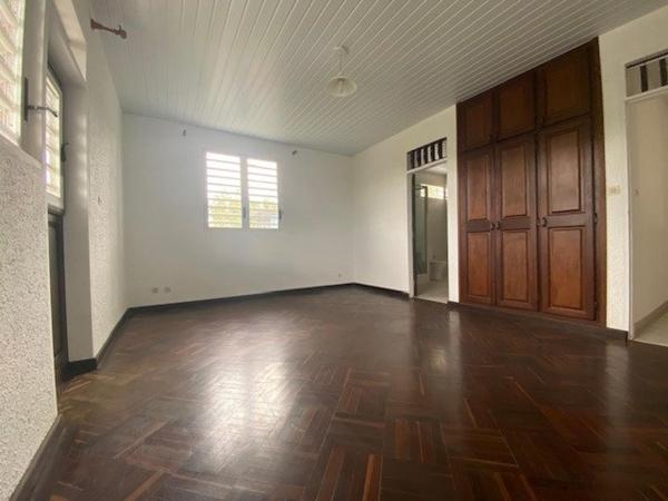 Gde Maison R+1 de 210m2 sur 13ares (piscine offerte)