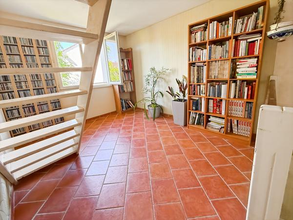 A vendre à Vauréal (dans quartier prisé) : Maison individuelle de 6 pièces