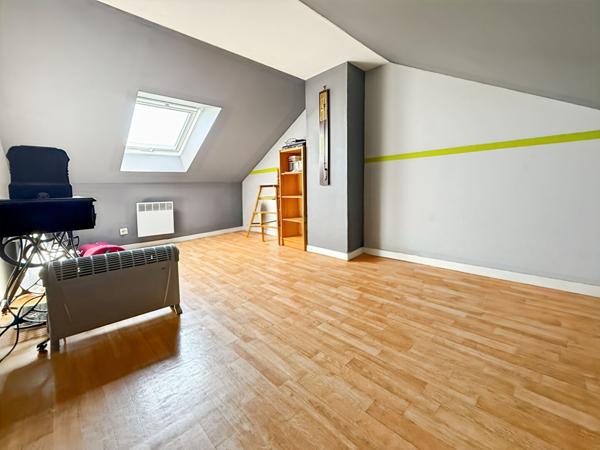 A vendre à Vauréal (dans quartier prisé) : Maison individuelle de 6 pièces