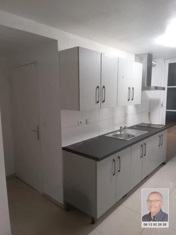 A LOUER STUDIO FACE À LA GARE RER CREIL