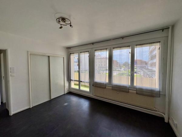 APPARTEMENT T BIS A LOUER A LE COTEAU - GARE