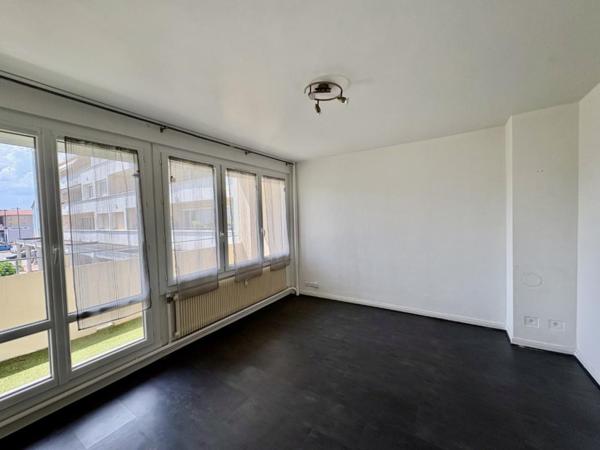 APPARTEMENT T BIS A LOUER A LE COTEAU - GARE