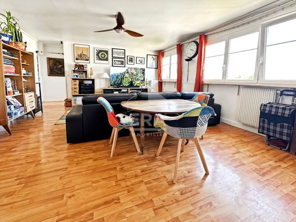 Appartement Montreuil ? Dernier étage lumineux 3/4 pièces avec vue dégagée