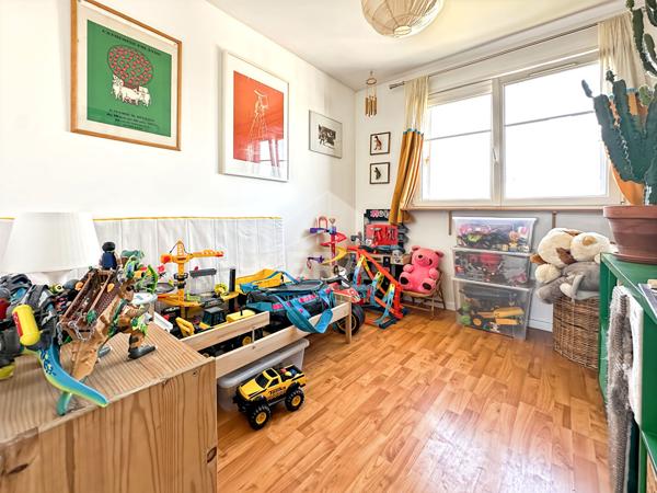 Appartement Montreuil ? Dernier étage lumineux 3/4 pièces avec vue dégagée