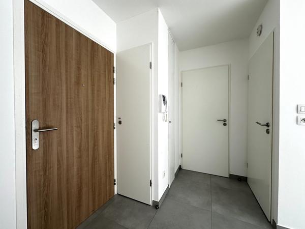 Appartement T2 attique avec balcon et parking sécurisé