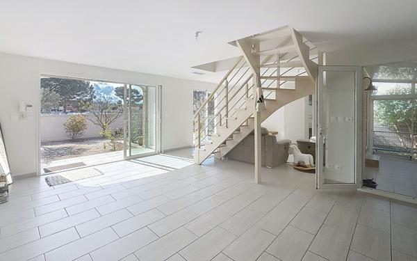 Maison à vendre    4 pièces •  Sainte-Marie