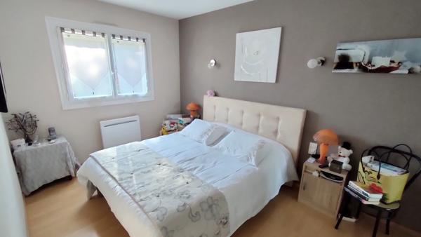 Plain pied de 3 chambres sur terrain de 1 400 m²