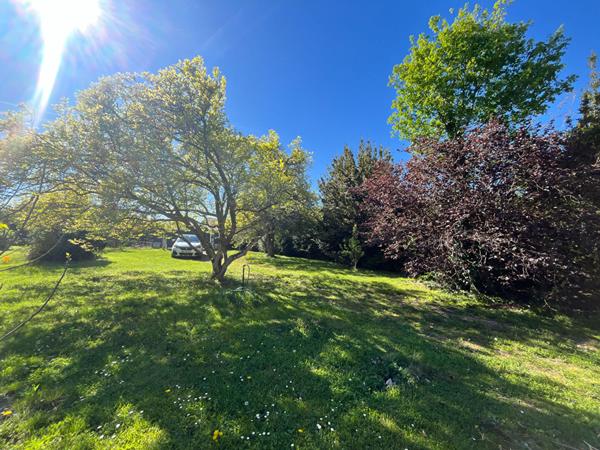 Terrain de 566 m² environ en plein coeur de la commune de Thil